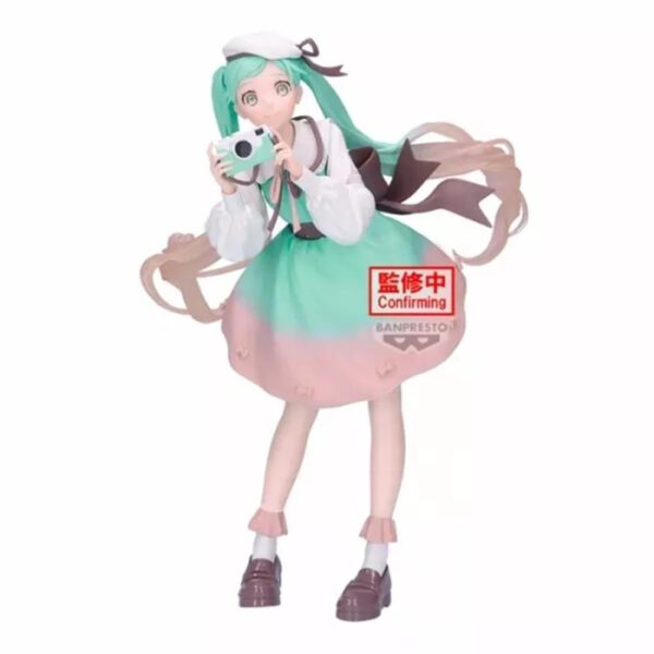 *Figura banpresto hatsune miku holiday memories camera 20cm