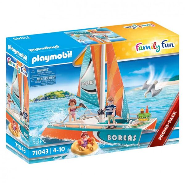 *Playmobil family fun catamaran