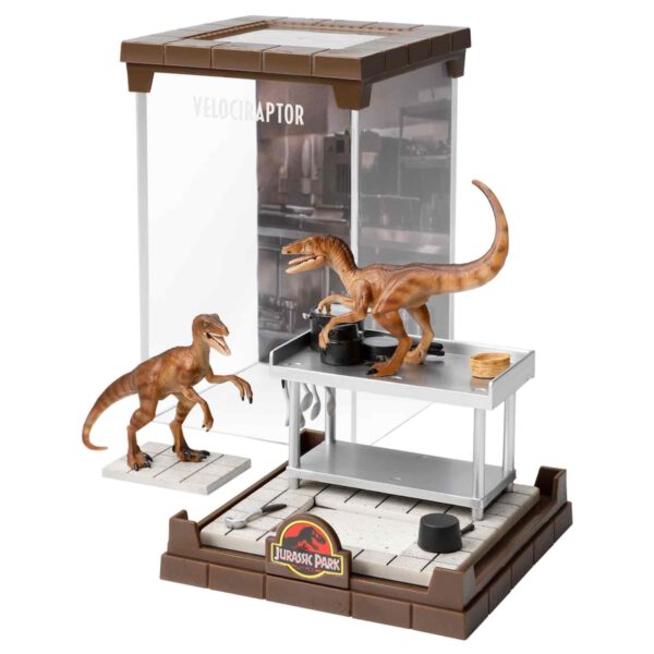 *Figura the noble collection jurassic park velociraptor bendyfig diorama