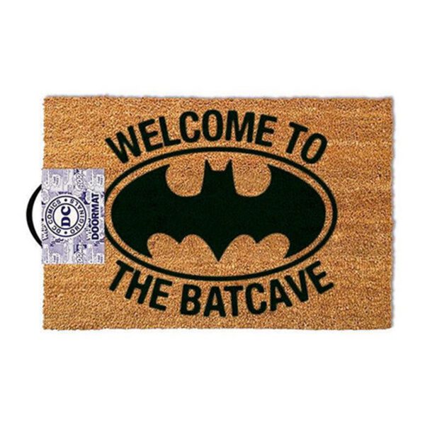 *Felpudo pyramid batman welcome to the batcave