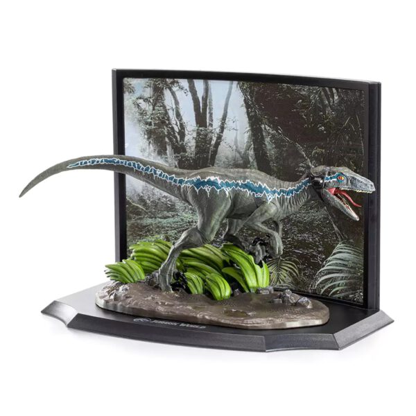 *Figura the noble collection toyllectible treasures jurassic world blue