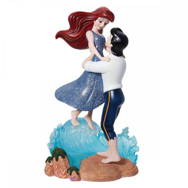*Figura decorativa enesco disney la sirenita ariel y el príncipe eric en ola